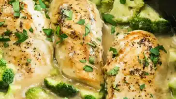 Hühnchenfilet in Erdnuss-Coriander Soße mit Brokkoli