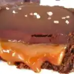 Karamell-Schokoladen-Törtchen mit gesalzener Butter
