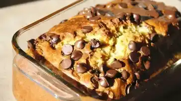 Leichter Bananenkuchen mit Schokoladensplittern
