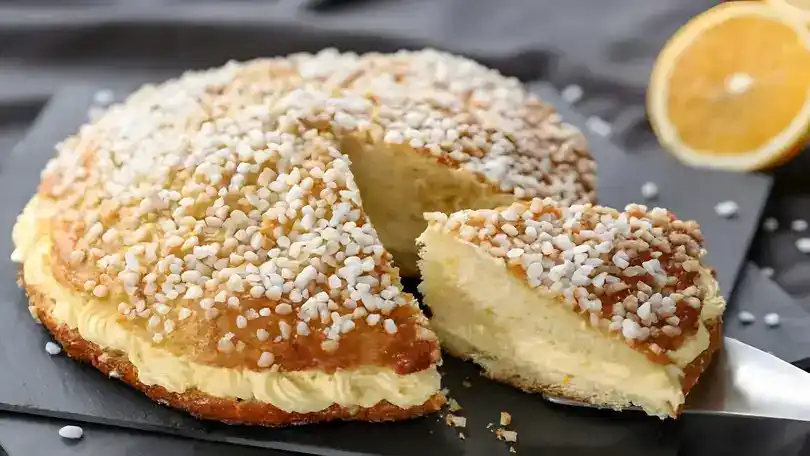 Leichter, Frischer und Luftiger Saint-Tropez-Kuchen