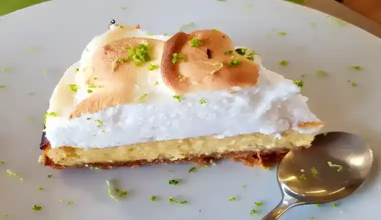 Limetten-Baiser-Kuchen