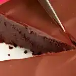 Mehlloser Schokoladenfondant mit Schokoladenglasur