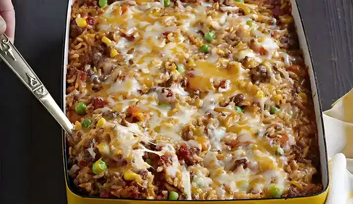 Mexikanischer Reisgratin mit Hackfleisch