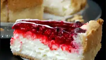 Pudding Schmand Kuchen mit Himbeeren waifu2x 2x png