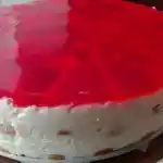 Quark-Pudding-Torte mit Erdbeeren und Tortenguss ohne Backen