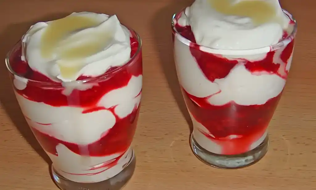Quark-Himbeer-Schichttraum