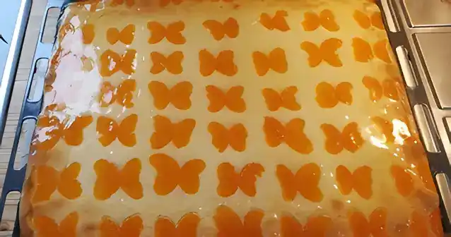 Quarkkuchen vom Blech mit Früchten