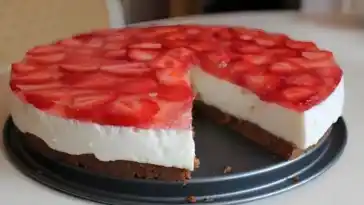 Quarktorte mit Erdbeeren ohne Backen