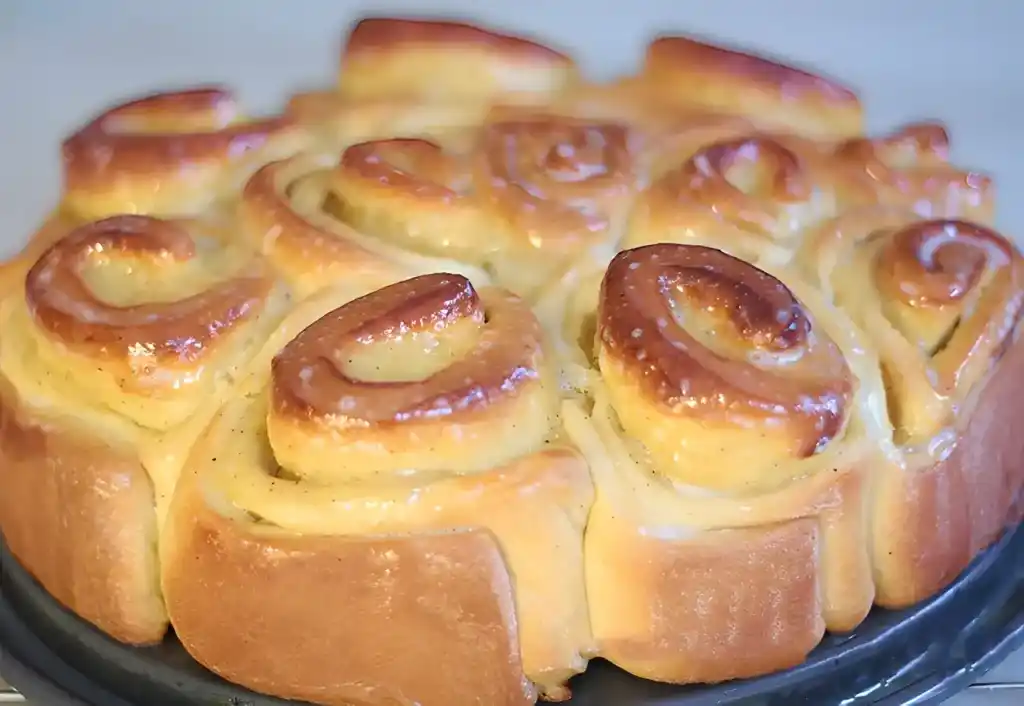 Rosenkuchen mit Vanillecreme