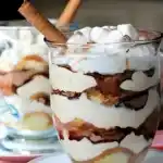 Sahne-Quark mit Kaffeegeschmack im Glas