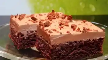 Schneller Kefir-Kuchen mit Saure-Sahne-Schokocreme