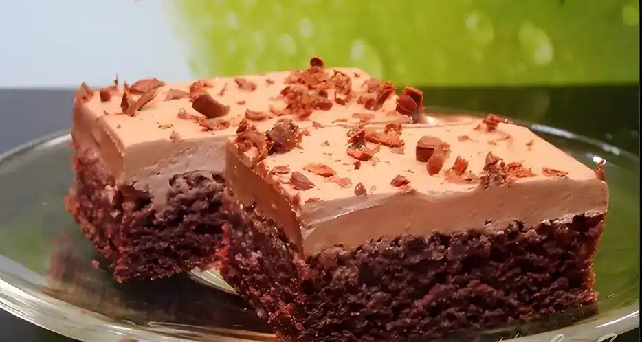 Kefir-Kuchen mit Saure-Sahne-Schokocreme