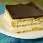 Schokoladen-Eclair-Kuchen