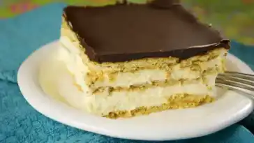 Schokoladen-Eclair-Kuchen