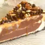 Schokoladen- und Karamell-Käsekuchen
