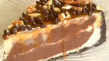 Schokoladen- und Karamell-Käsekuchen