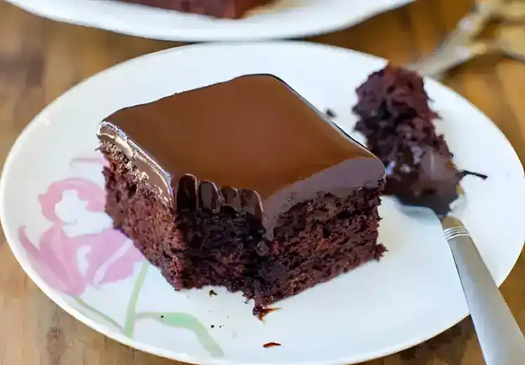 Verlockender Schokoladenkuchen mit Thermomix-Ganache