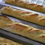 Selbstgemachte Baguettes ohne Maschine oder Roboter