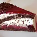 Stracciatella Kirschtorte: Eine himmlische Kombination aus Schokolade und saftigen Kirschen
