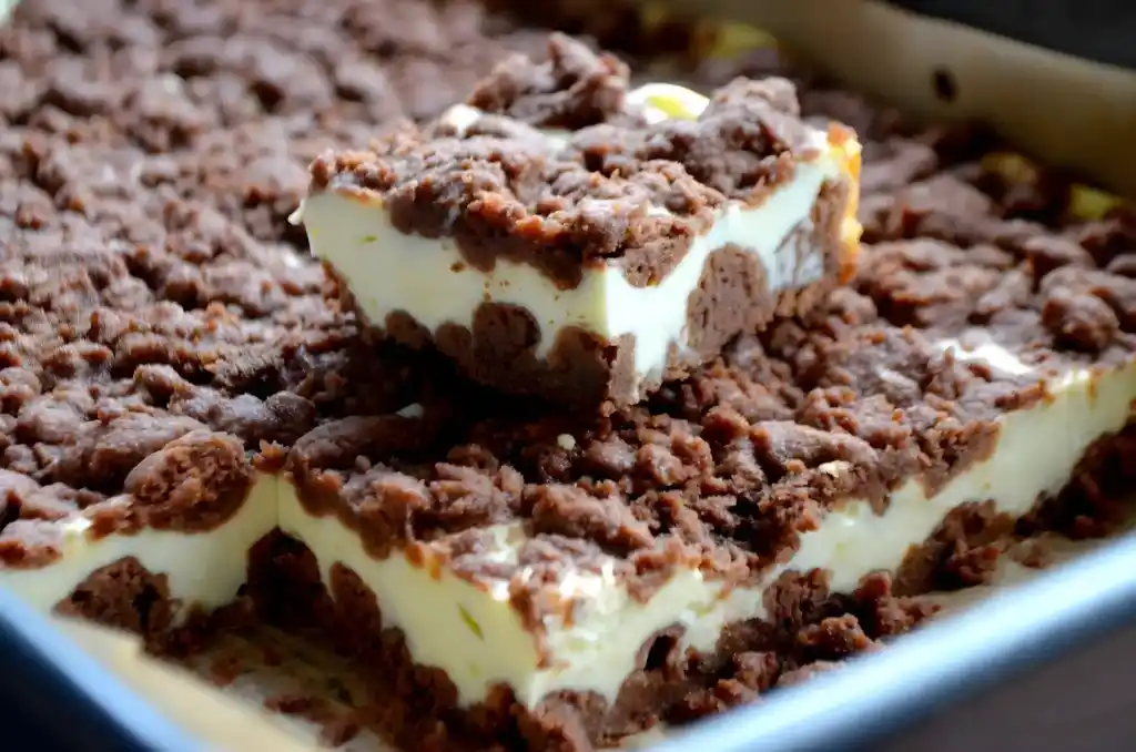 Streuselkuchen mit Quark und saurer Sahne