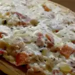 Überbackene Schinken Crème fraîche Brötchen
