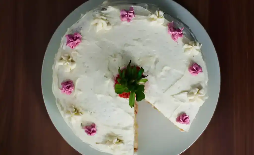Weiße Erdbeertorte: Ein Köstliches Rezept für Drei Portionen