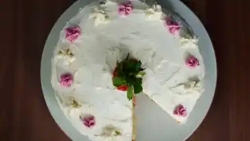 Weiße Erdbeertorte: Ein Köstliches Rezept für Drei Portionen