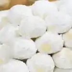 Zarte Schneeballplätzchen