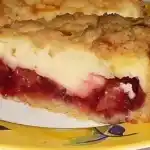 Zwetschgen-Käsekuchen: Eine harmonische Verbindung von fruchtiger Zwetschge und cremiger Quarkfüllung