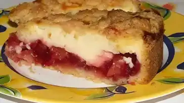 Zwetschgen-Käsekuchen: Eine harmonische Verbindung von fruchtiger Zwetschge und cremiger Quarkfüllung