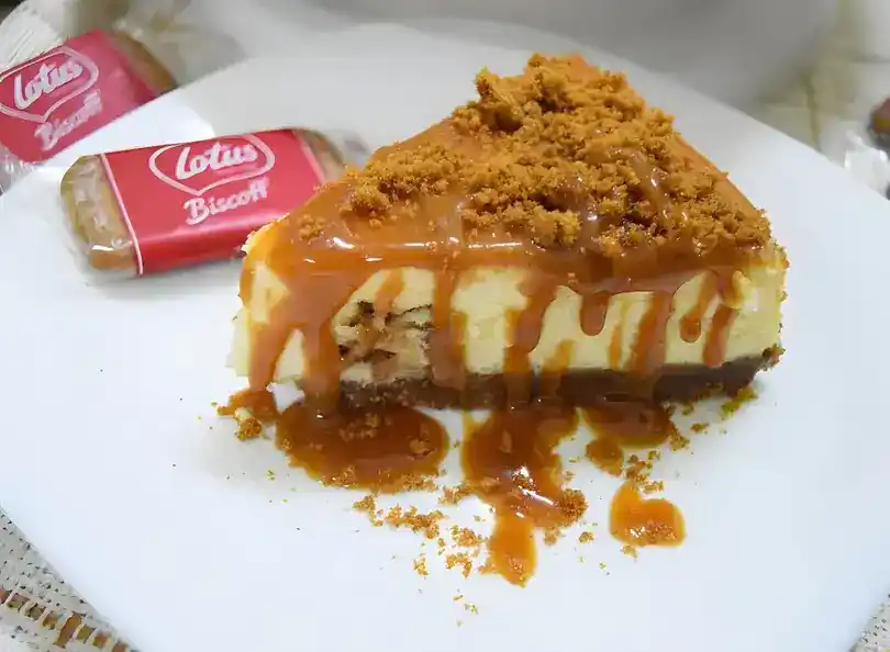 Gesalzener Butter-Karamell-Snickers-Spekulatius-Käsekuchen