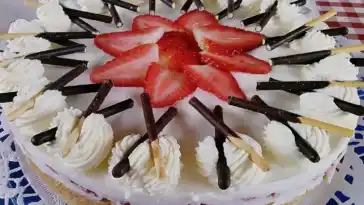 Erdbeer-Joghurt-Torte
