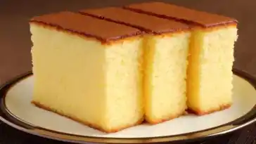 extrem saftiger und zartschmelzender italienischer Kuchen mit heißer Milch