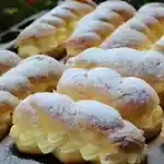 Milchbrötchen mit Vanillecreme