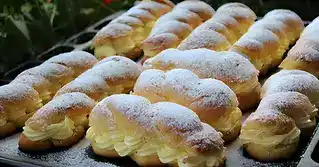 Milchbrötchen mit Vanillecreme