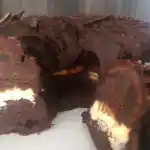 Schoko Gugelhupf mit Käsekuchenfüllung