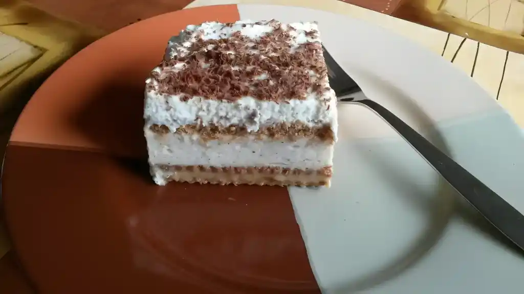 Saure-Sahne-Butterkekskuchen ohne Backen