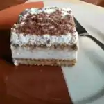Saure-Sahne-Butterkekskuchen ohne Backen