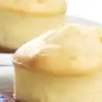 Schmandmuffins mit Himbeerspiegel