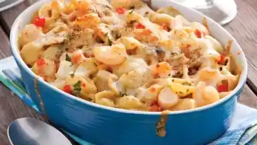 Tortelloni-Auflauf mit Paprika und Mais