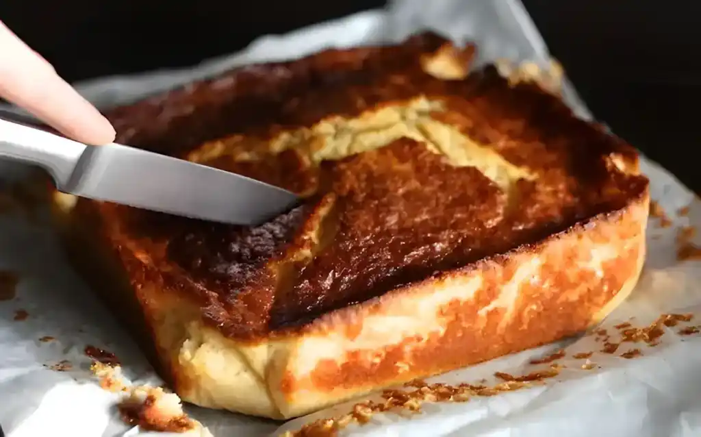 Ultraweicher Milch- und Grießkuchen mit Vanille- und Zitronengeschmack