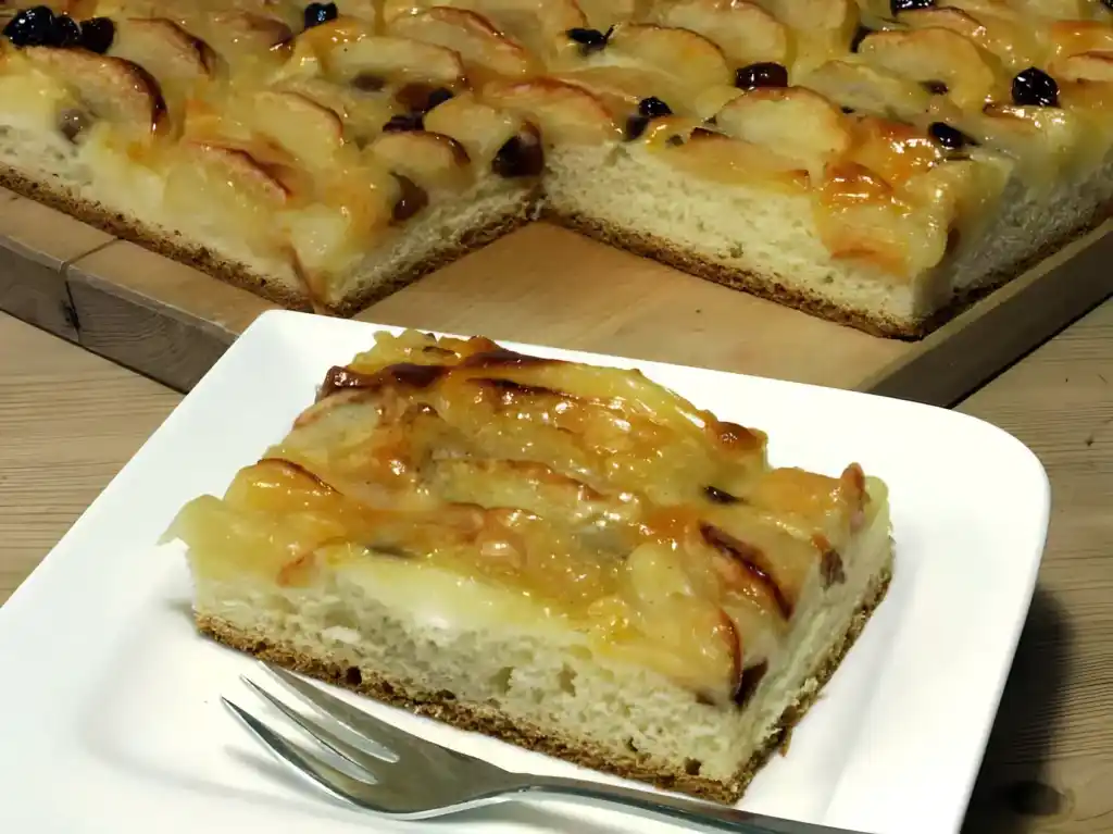 Apfelkuchen Rezept mit Hefeteig