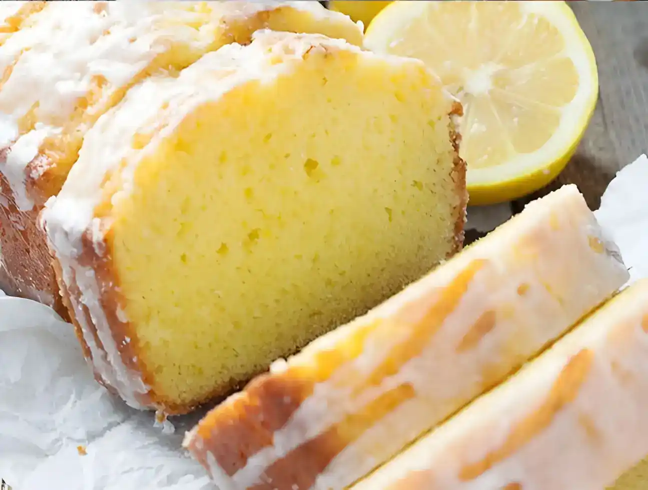 5 Minuten Zitronen Joghurtkuchen in eine Kastenform bei 190 Grad O/U