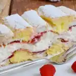 Erdbeer Kardinalschnitte mit 250 ml Schlagsahne in 4 Minuten im Backofen1