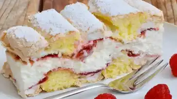 Erdbeer Kardinalschnitte mit 250 ml Schlagsahne in 4 Minuten im Backofen1
