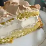 Leckerer Biskuit mit 100g Mandelblaetter und 500 ml Vanillecreme1