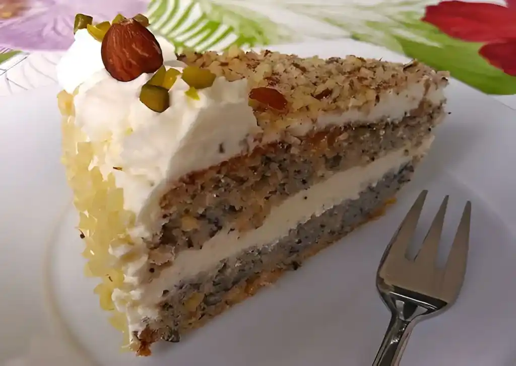 Sahne Nusstorte mit 220 g Nüssen Suchtfaktor Garantiert