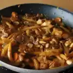 Schupfnudel-Hähnchen-Gemüsepfanne