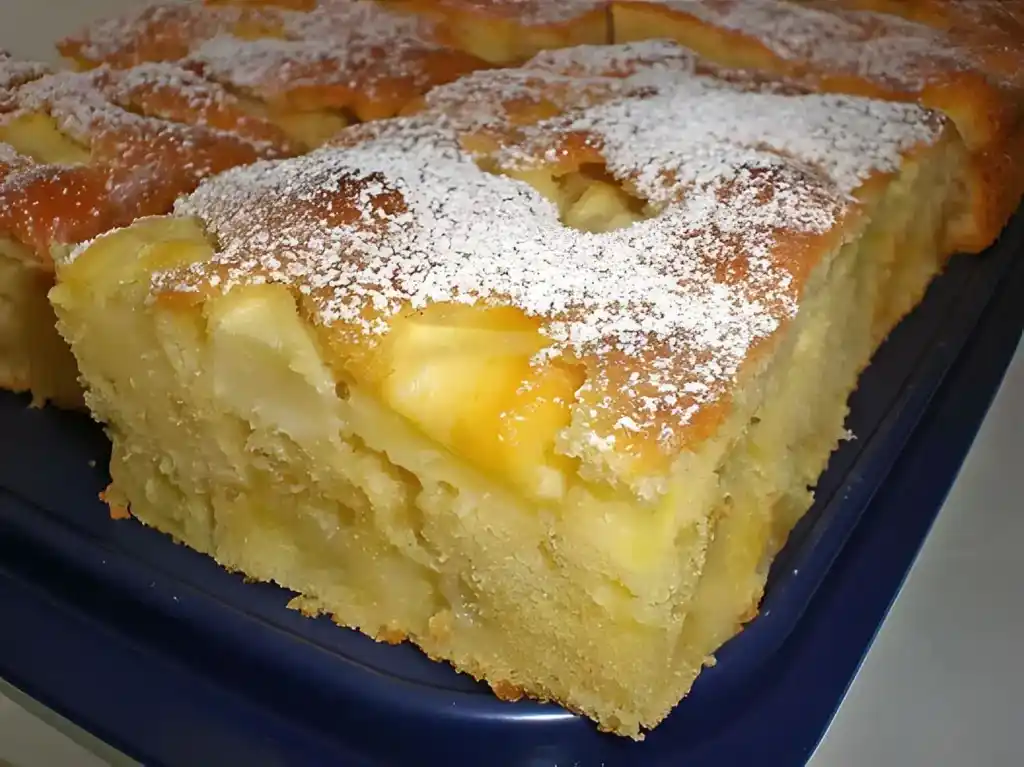 Ultrasaftiger Apfelkuchen ohne Schnickschnack in 5 Minuten im Ofen