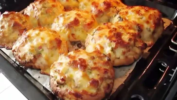 Die Dinger sind soo lecker Ueberbackene Hackfleischbroetchen in 2 Minuten1